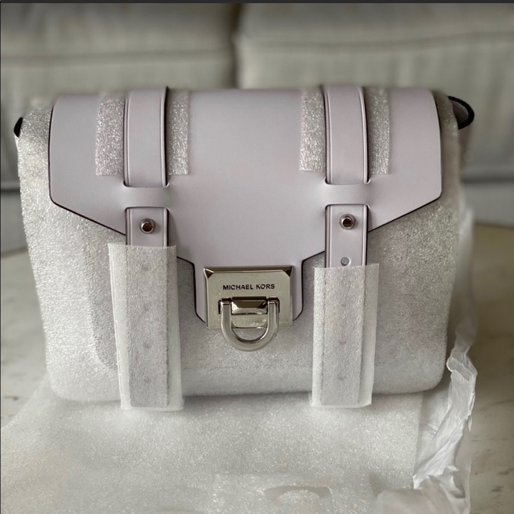 ✨ SOLD✨MICHAEL KORS MANHATTAN - Picture 4 of 5